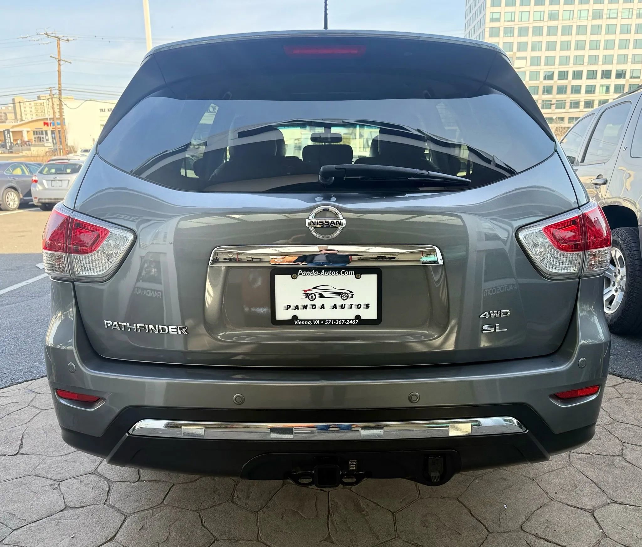 Used 2015 Nissan Pathfinder SL w/ SL Tech Package image 6