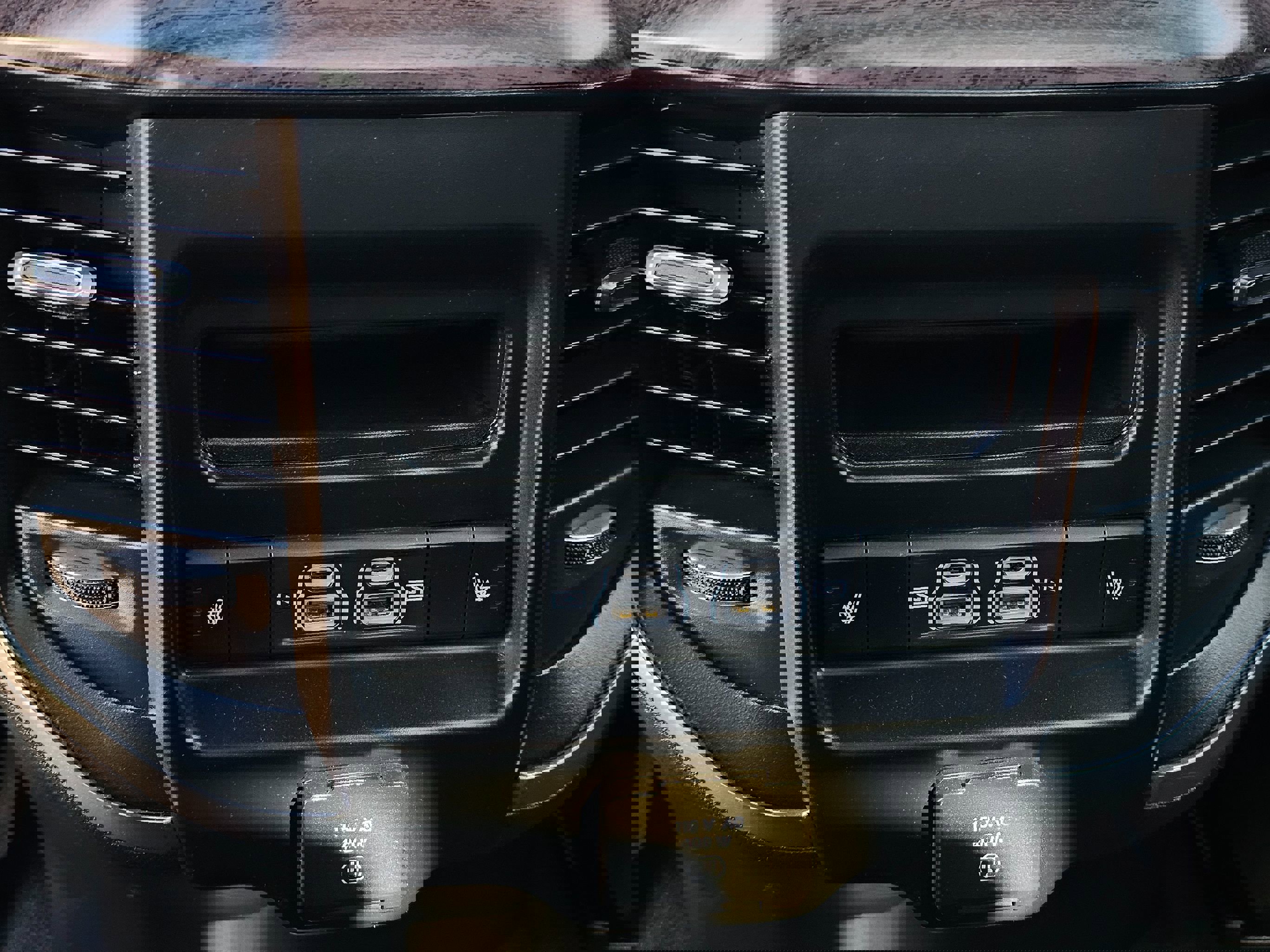 Used 2025 RAM 1500 Laramie image 21