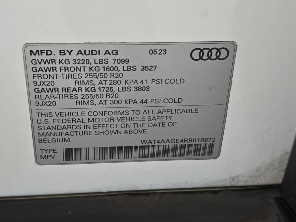 Used 2024 Audi Q8 e-tron Premium Plus AWD/4WD image 35