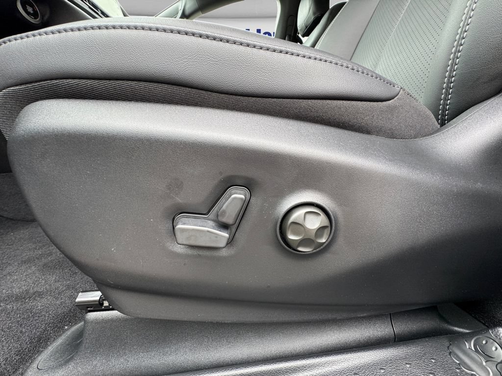 New 2027 Chrysler Pacifica Select FWD image 18
