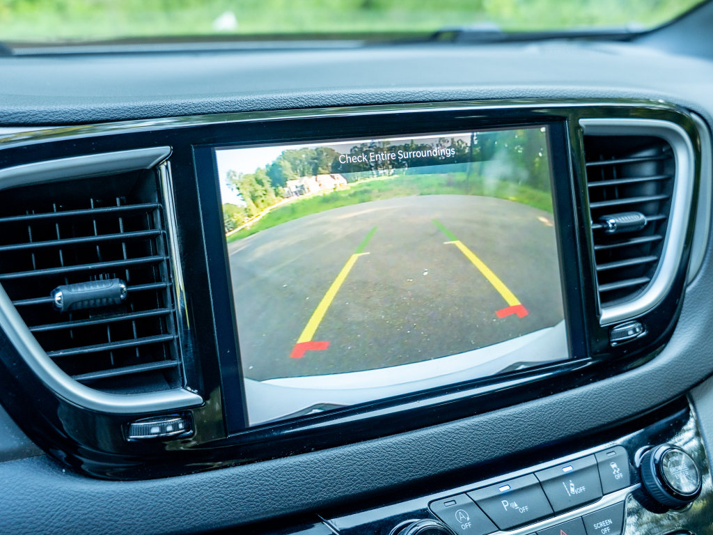 Used 2025 Chrysler Pacifica Select FWD image 26