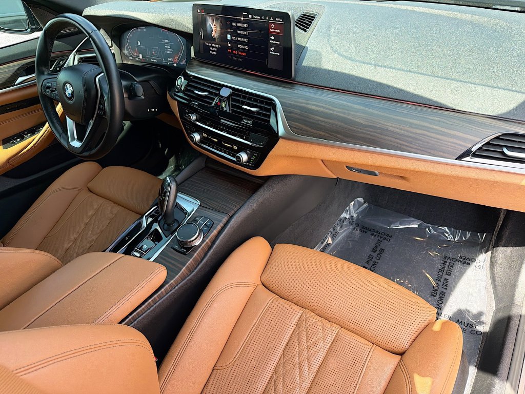 Used 2023 BMW 530i w/ Premium Package RWD image 14