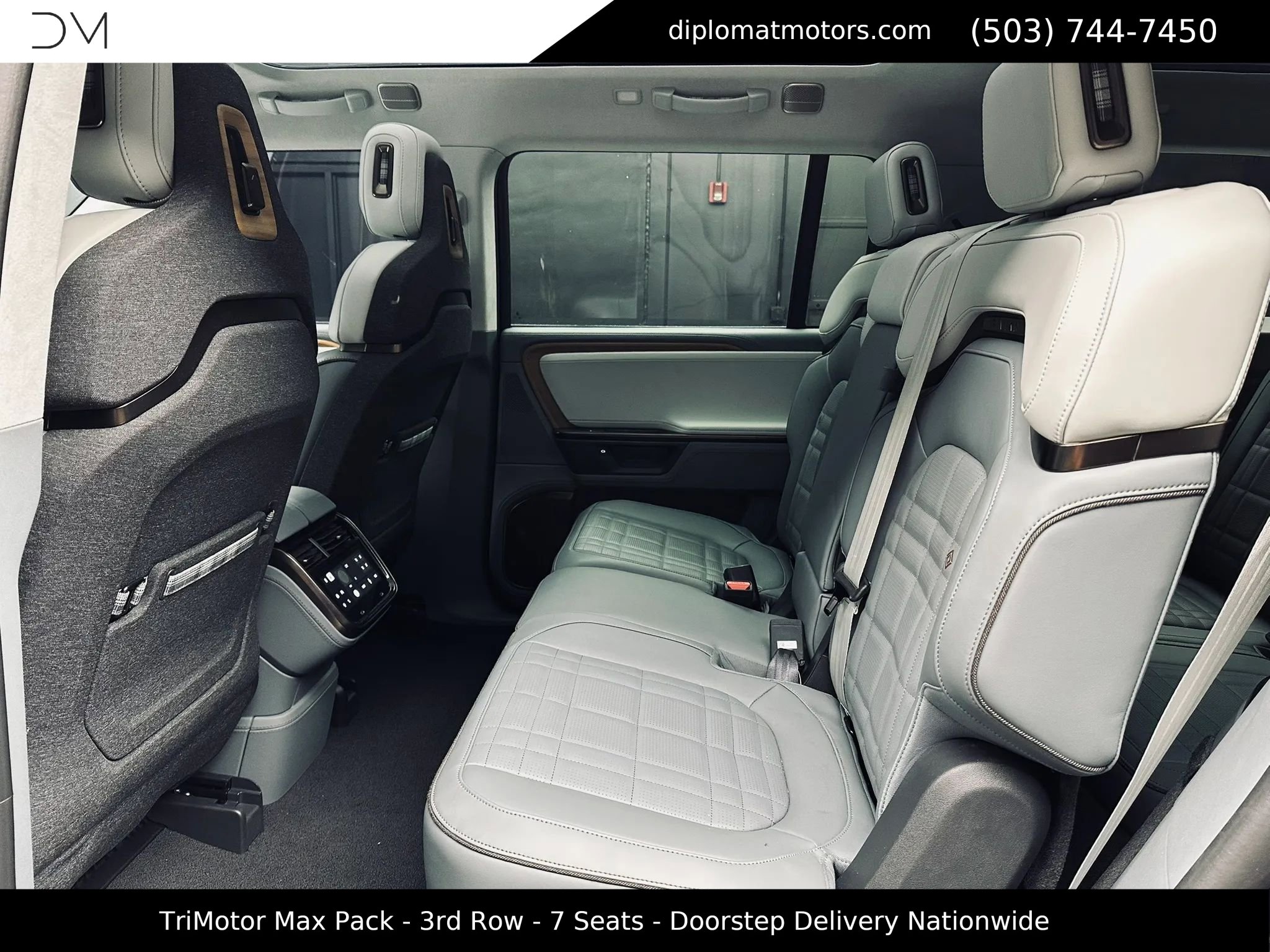 Used 2025 Rivian R1S Premium image 25