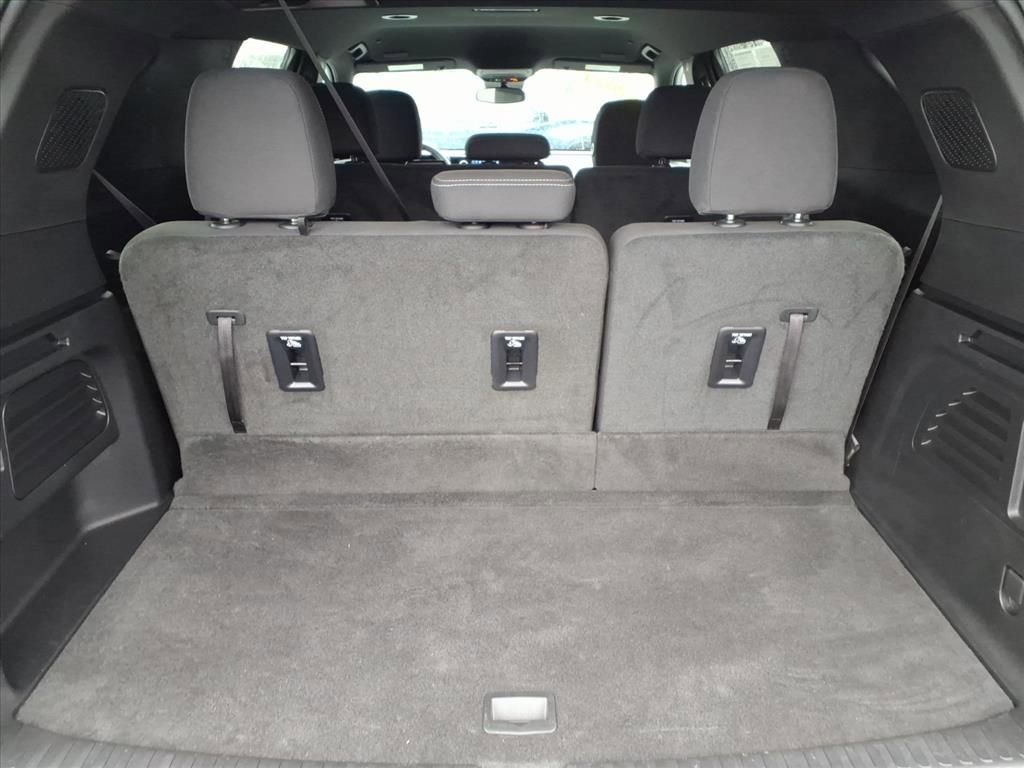 Used 2024 Chevrolet Traverse LS image 21