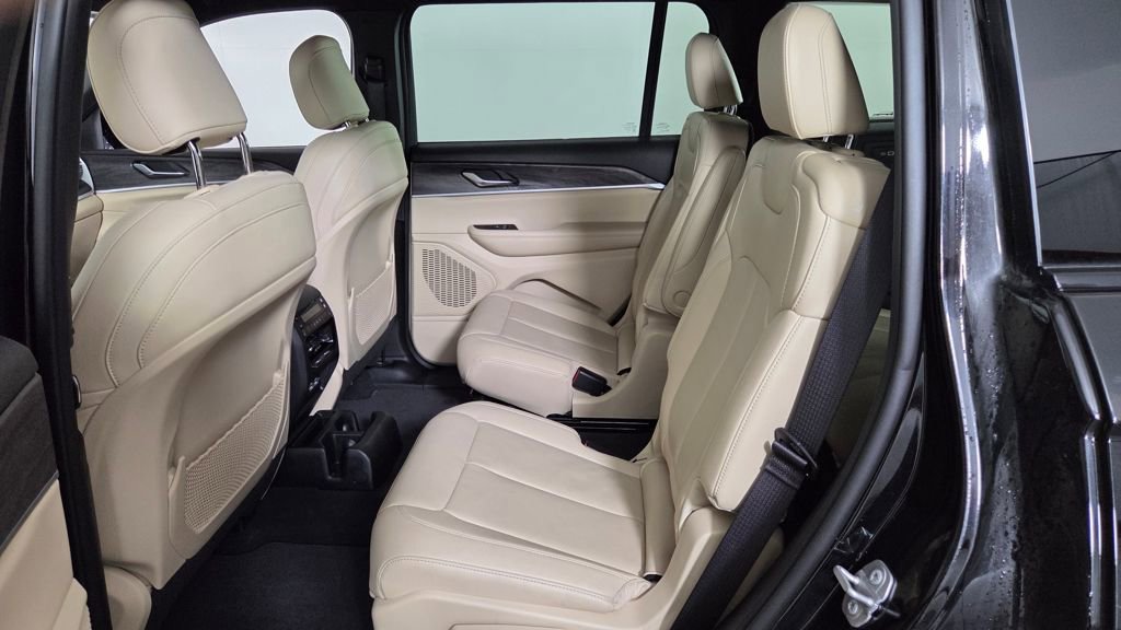 Used 2023 Jeep Grand Cherokee L Limited image 34