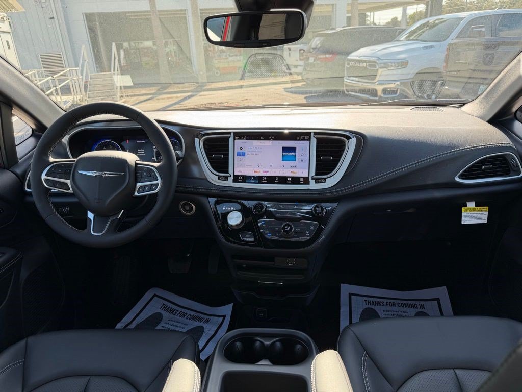 New 2026 Chrysler Pacifica Select FWD image 33