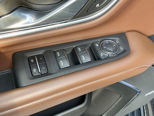 Used 2022 Chevrolet Suburban High Country image 6