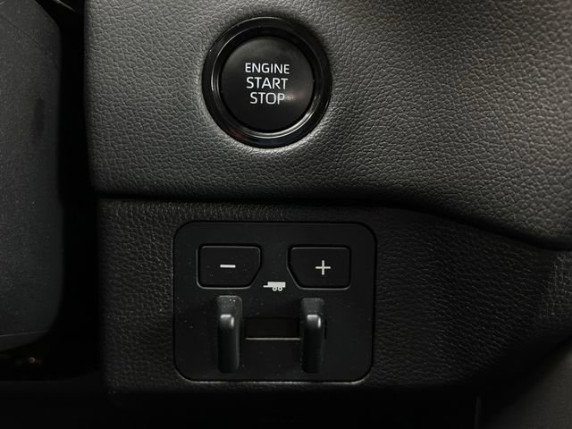 Used 2025 Toyota Tundra Limited AWD/4WD image 23