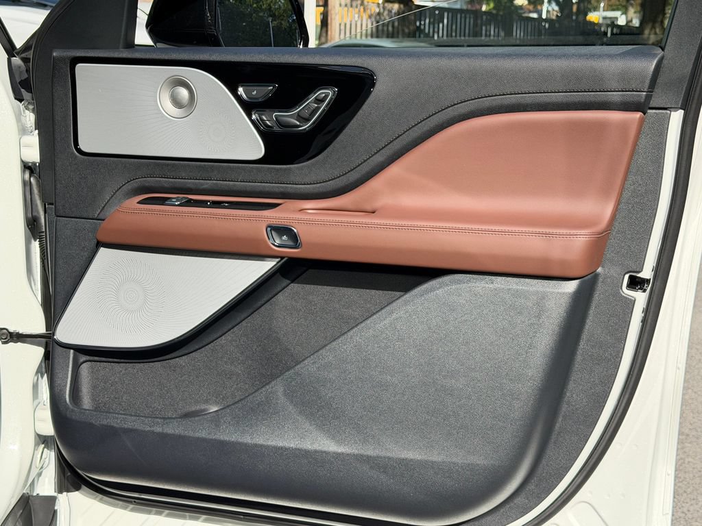 New 2027 Lincoln Aviator Reserve AWD/4WD image 9