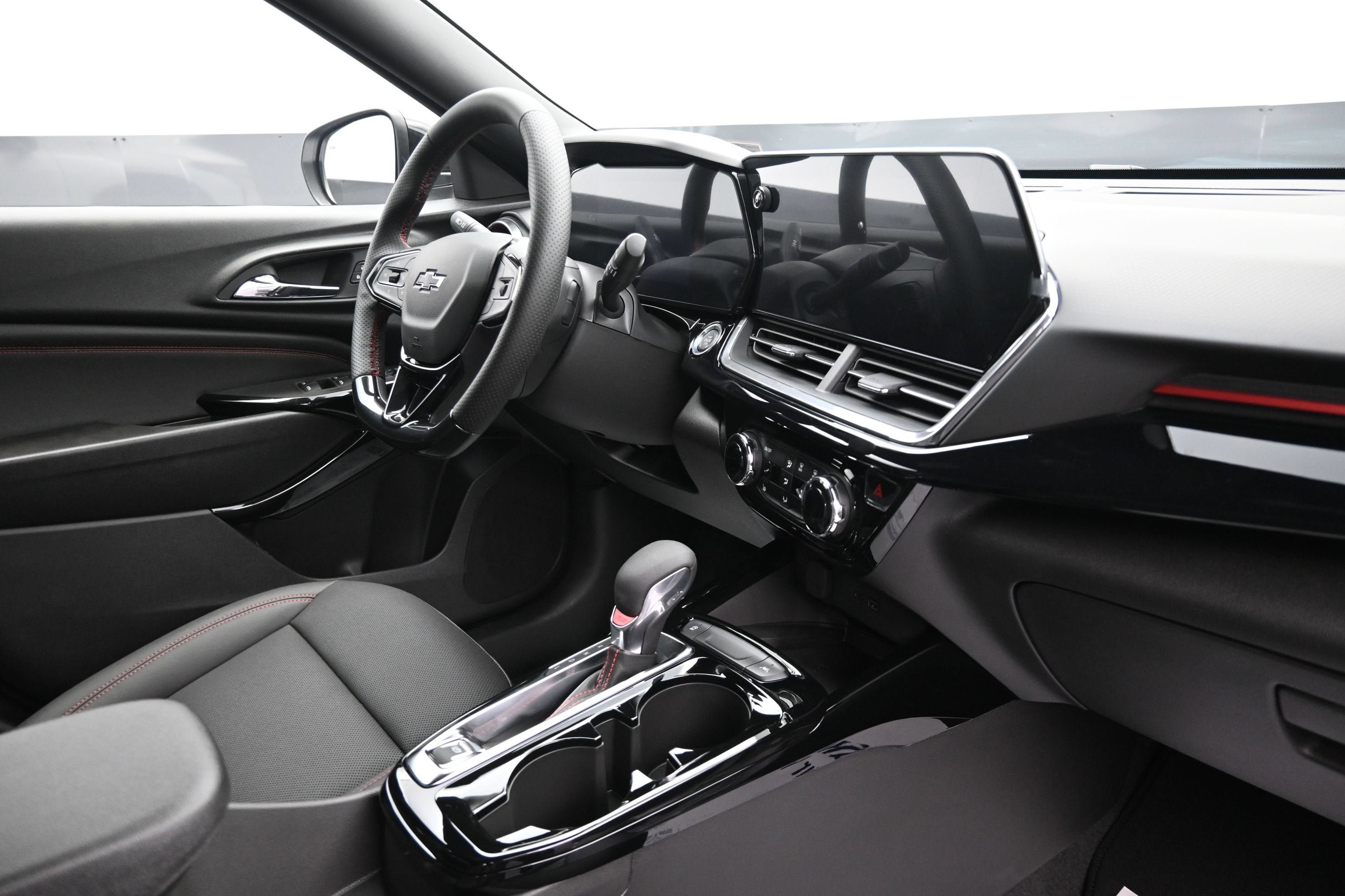 New 2026 Chevrolet Trax RS w/ Sunroof Package FWD image 29