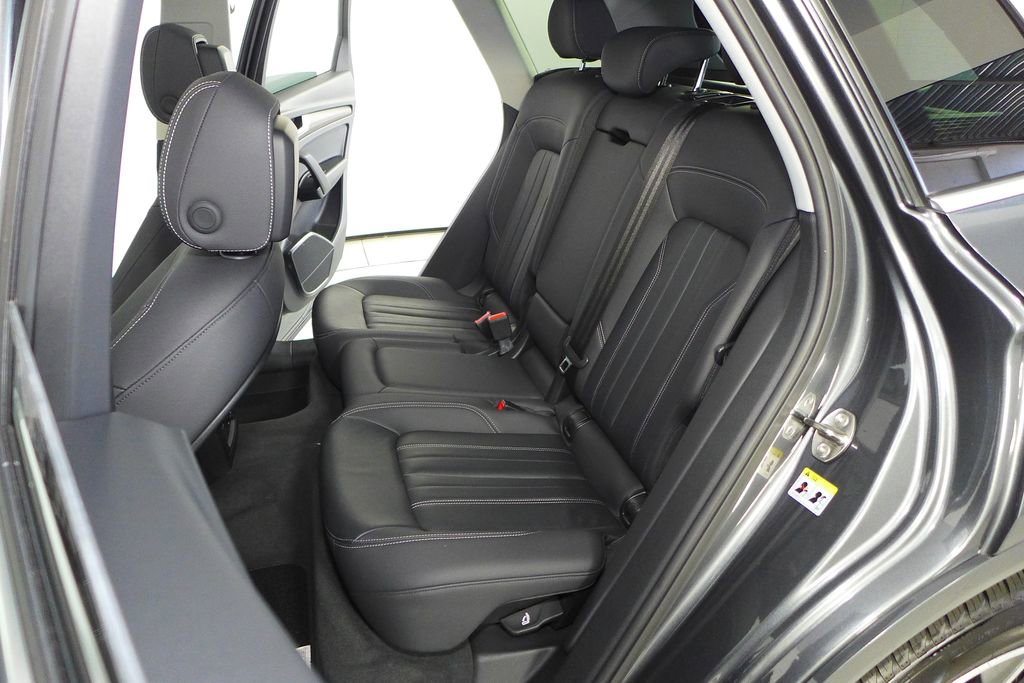 Used 2022 Audi Q5 2.0T Premium w/ Convenience Package image 21