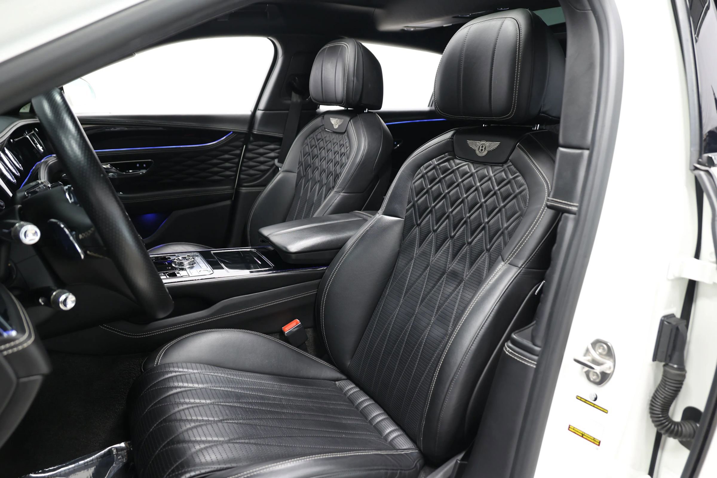 Used 2020 Bentley Flying Spur W12 image 19