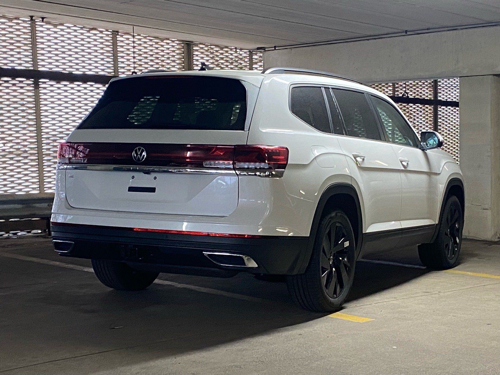New 2026 Volkswagen Atlas SE FWD image 3