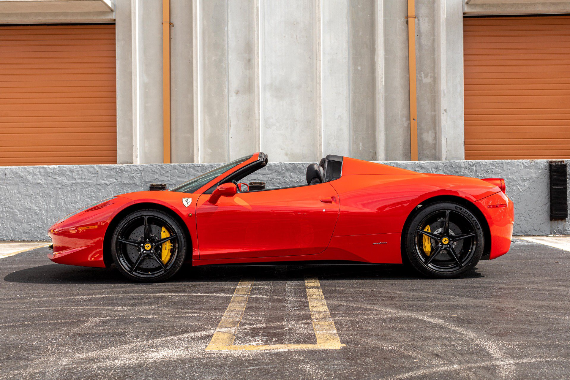 Used 2013 Ferrari 458 Spider RWD image 8
