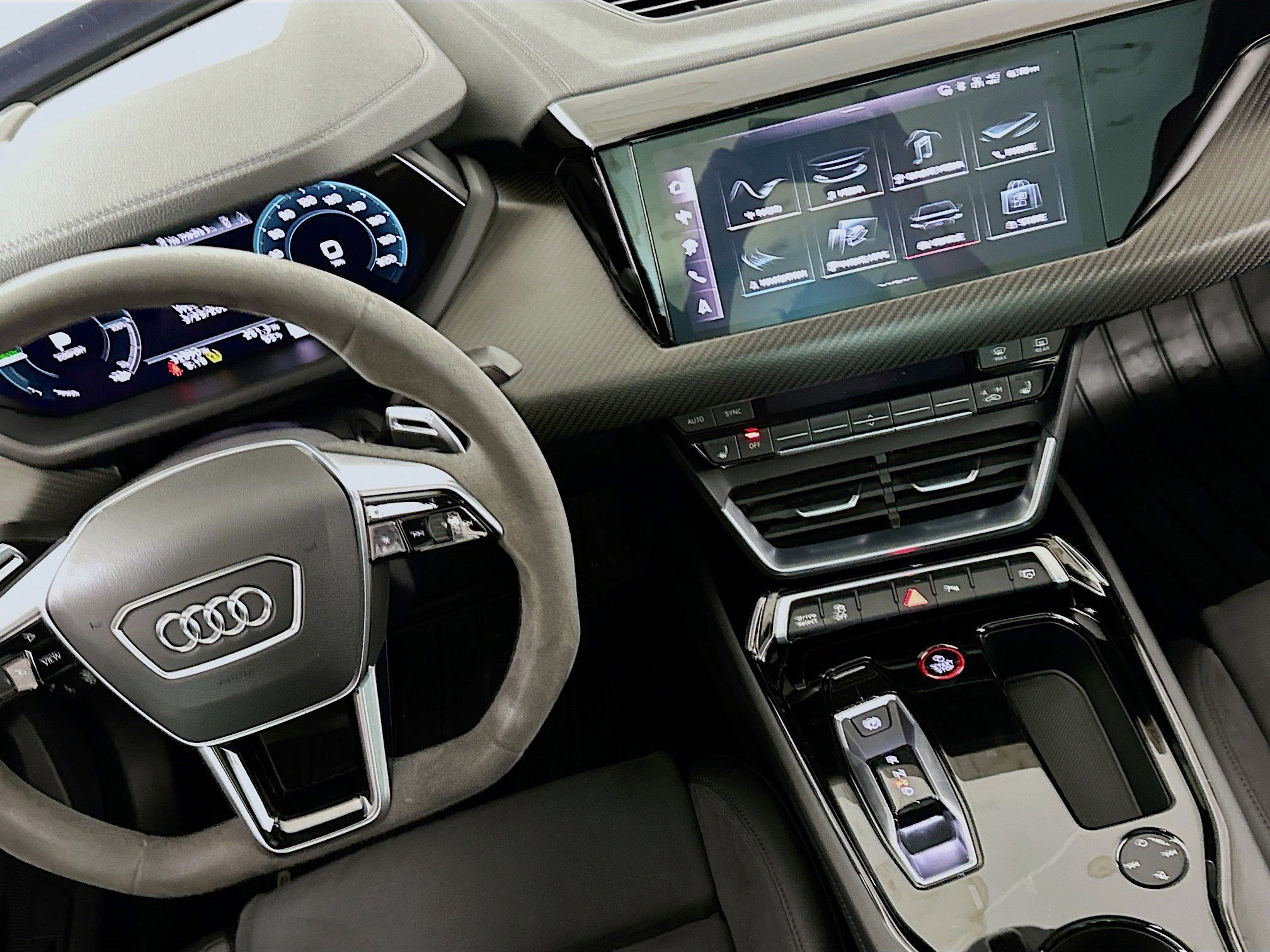 Used 2024 Audi e-tron GT Premium Plus image 18