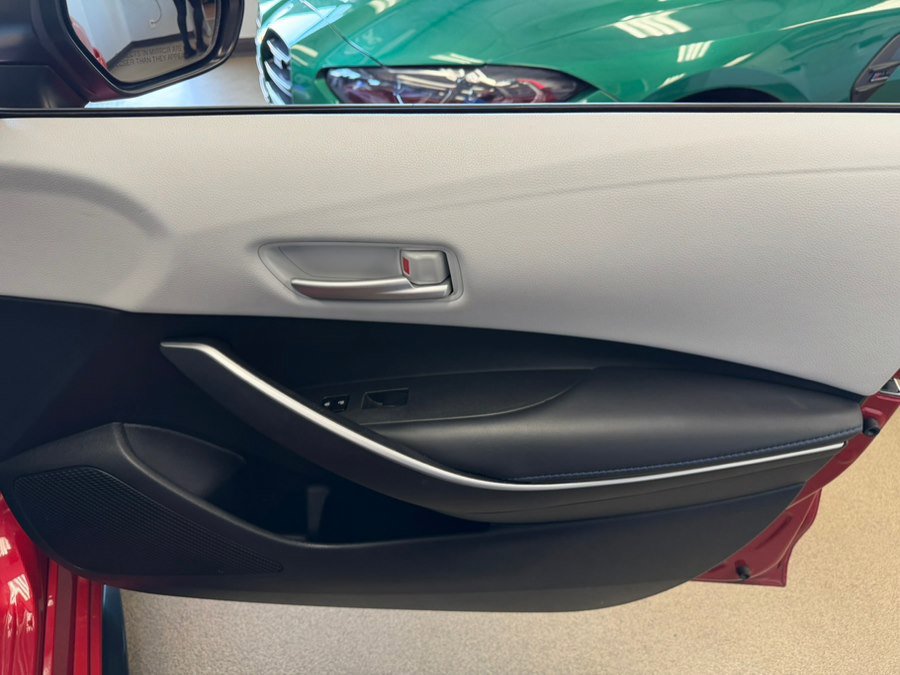 Used 2021 Toyota Corolla SE FWD image 23