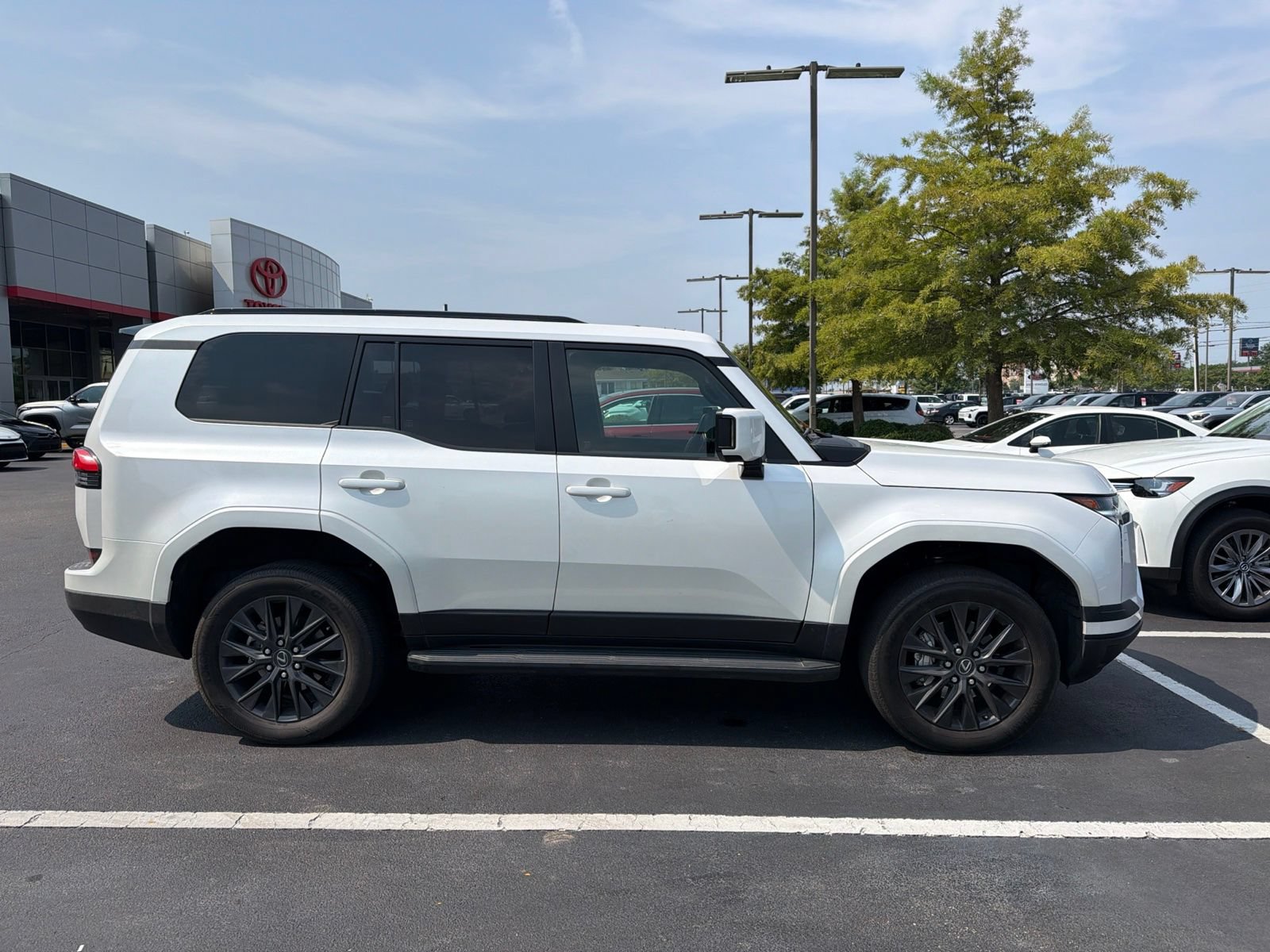 Used 2024 Lexus GX 550 w/ Cold Area Package AWD/4WD image 17