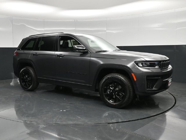 New 2026 Jeep Grand Cherokee Altitude AWD/4WD image 3