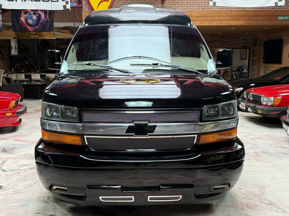 Used 2007 Chevrolet Express 1500 w/ Preferred Equipment Group RWD image 2