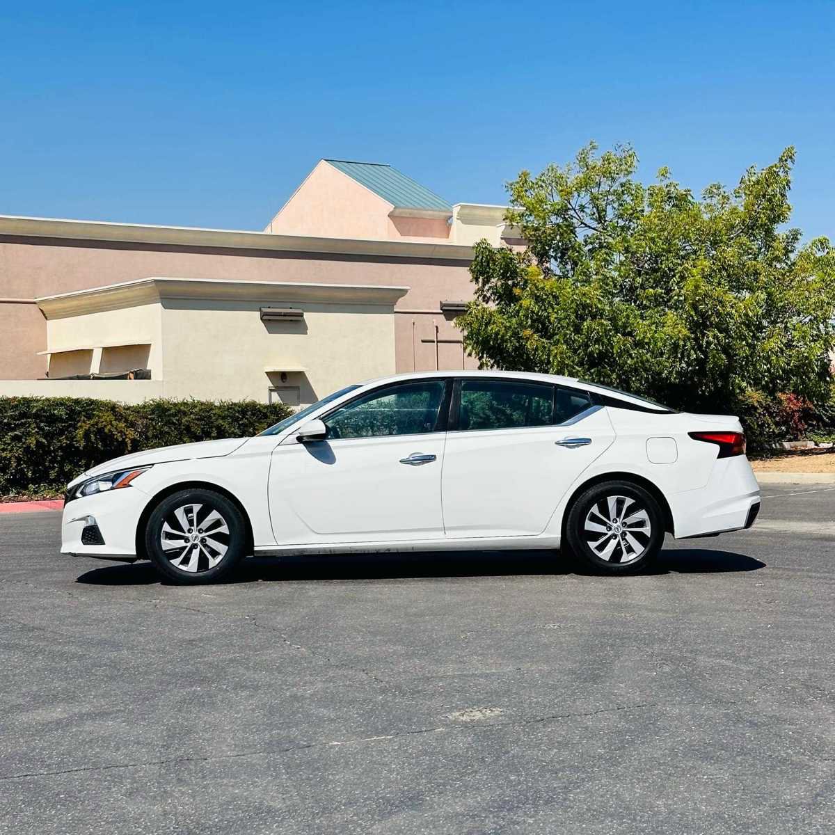Used 2021 Nissan Altima 2.5 S image 3