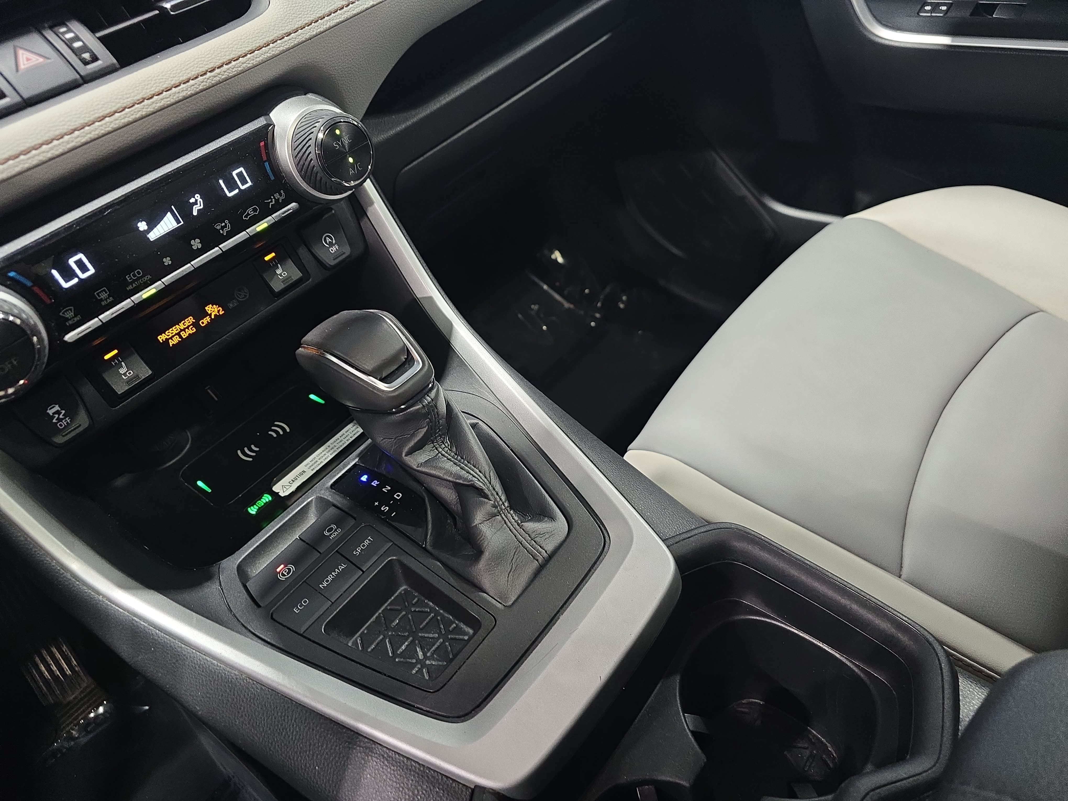 Used 2021 Toyota RAV4 XLE Premium FWD image 23