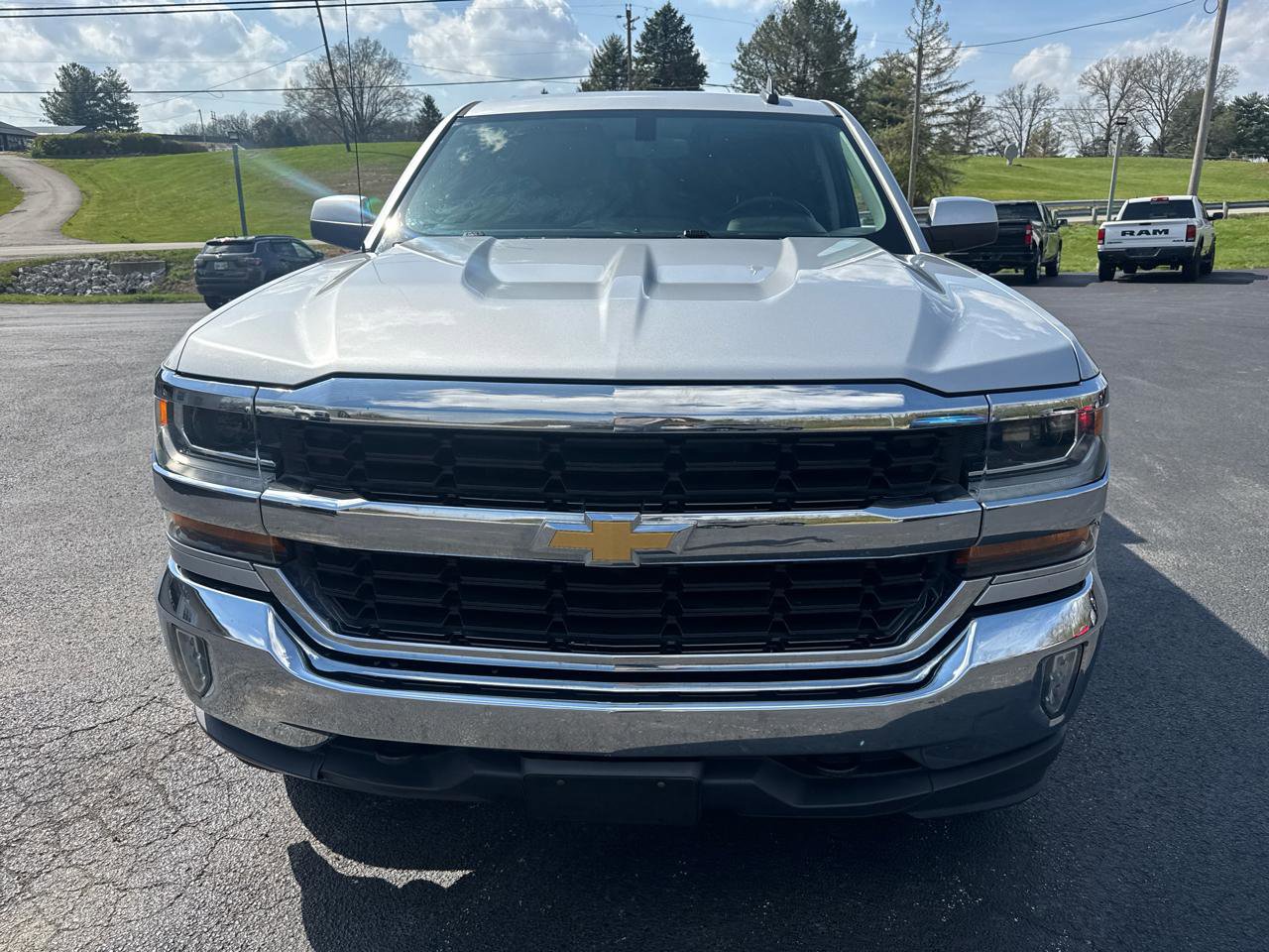 Used 2018 Chevrolet Silverado 1500 LT w/ All Star Edition AWD/4WD image 2