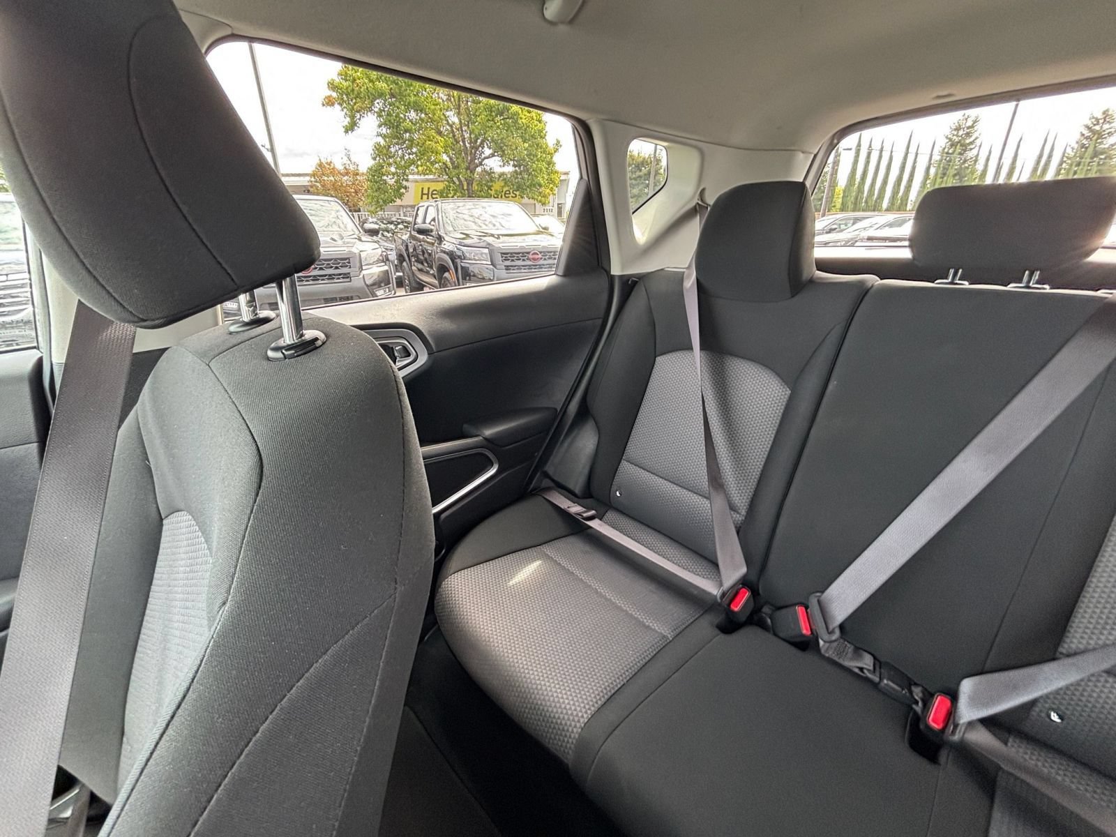 Used 2025 Kia Soul LX w/ LX Technology Package FWD image 32