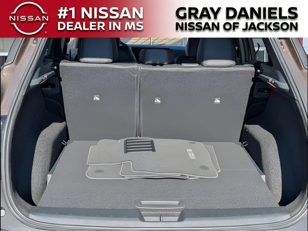 New 2026 Nissan Kicks SR w/ Cold Weather Package FWD image 24