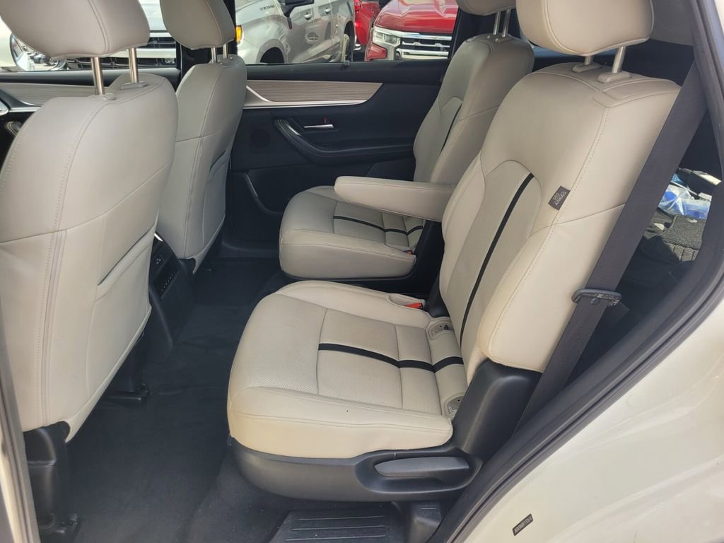 Certified 2024 MAZDA CX-90 Plug-In Hybrid w/ Preferred AWD/4WD image 7