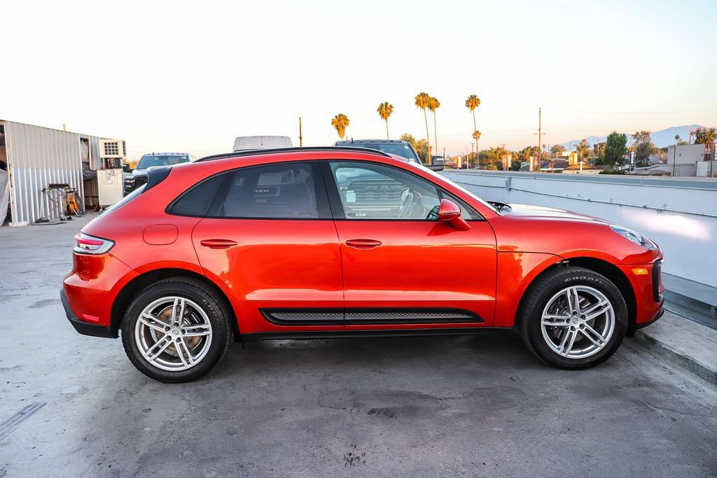 Used 2024 Porsche Macan AWD/4WD image 13
