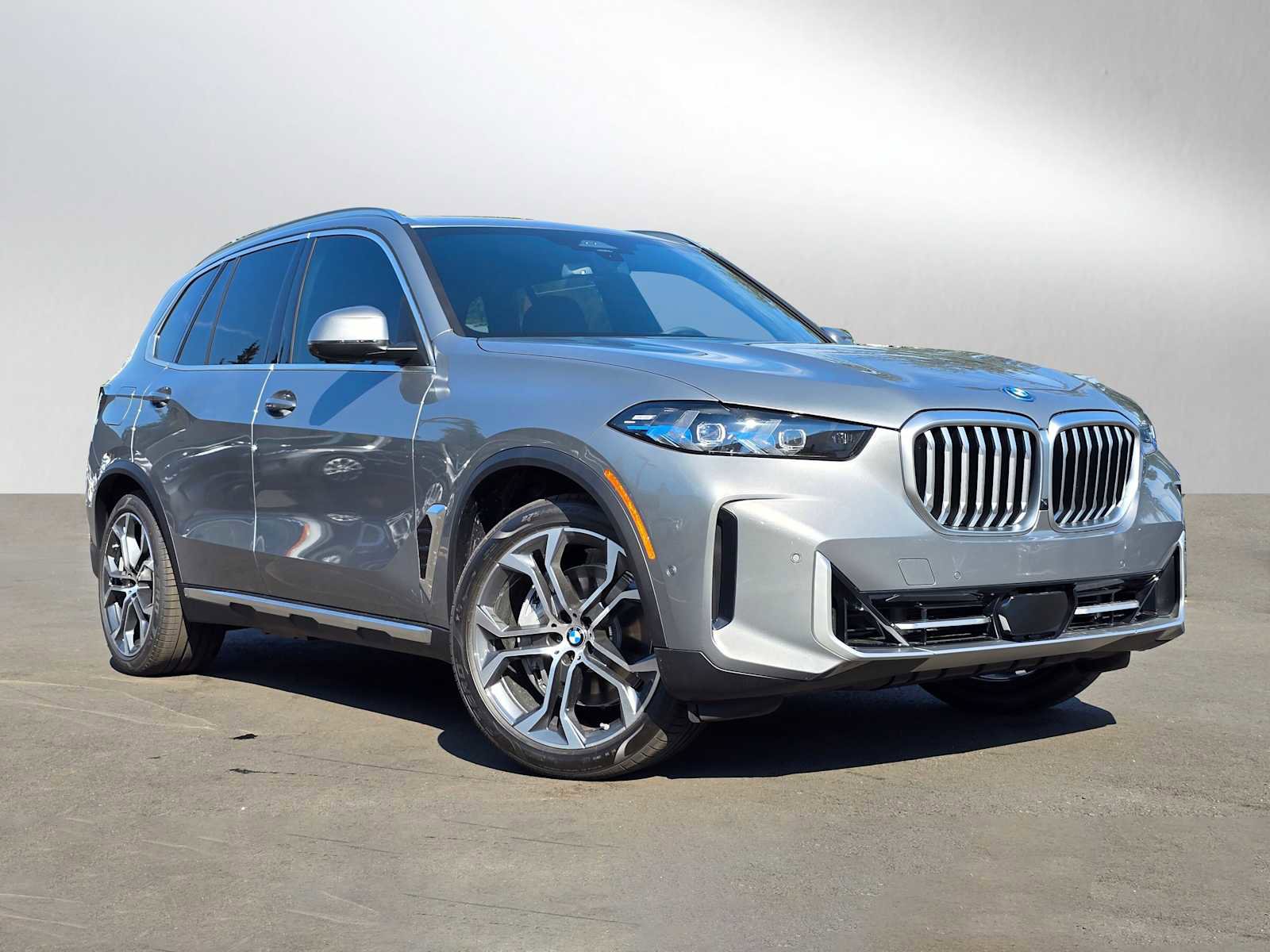 New 2026 BMW X5 xDrive50e w/ Climate Comfort Package video 1