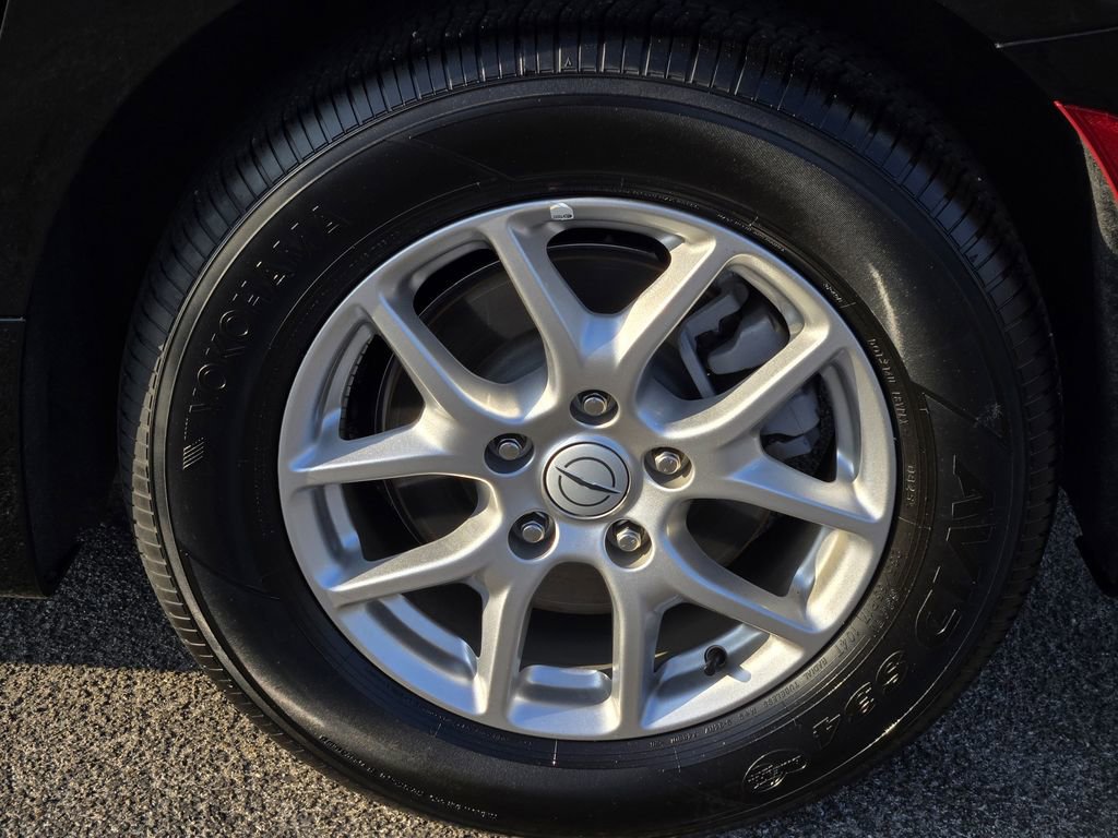 Used 2025 Chrysler Pacifica Select image 8