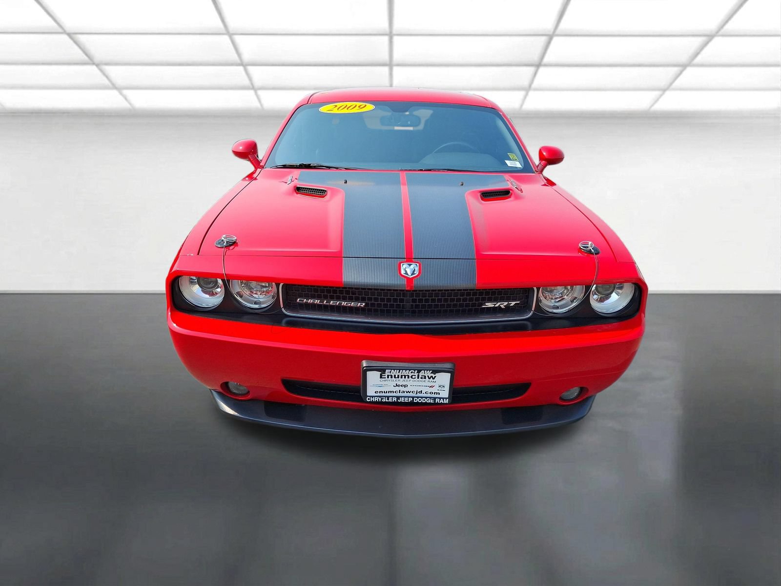 Used 2009 Dodge Challenger SRT8 w/ SRT Option Group II RWD image 8