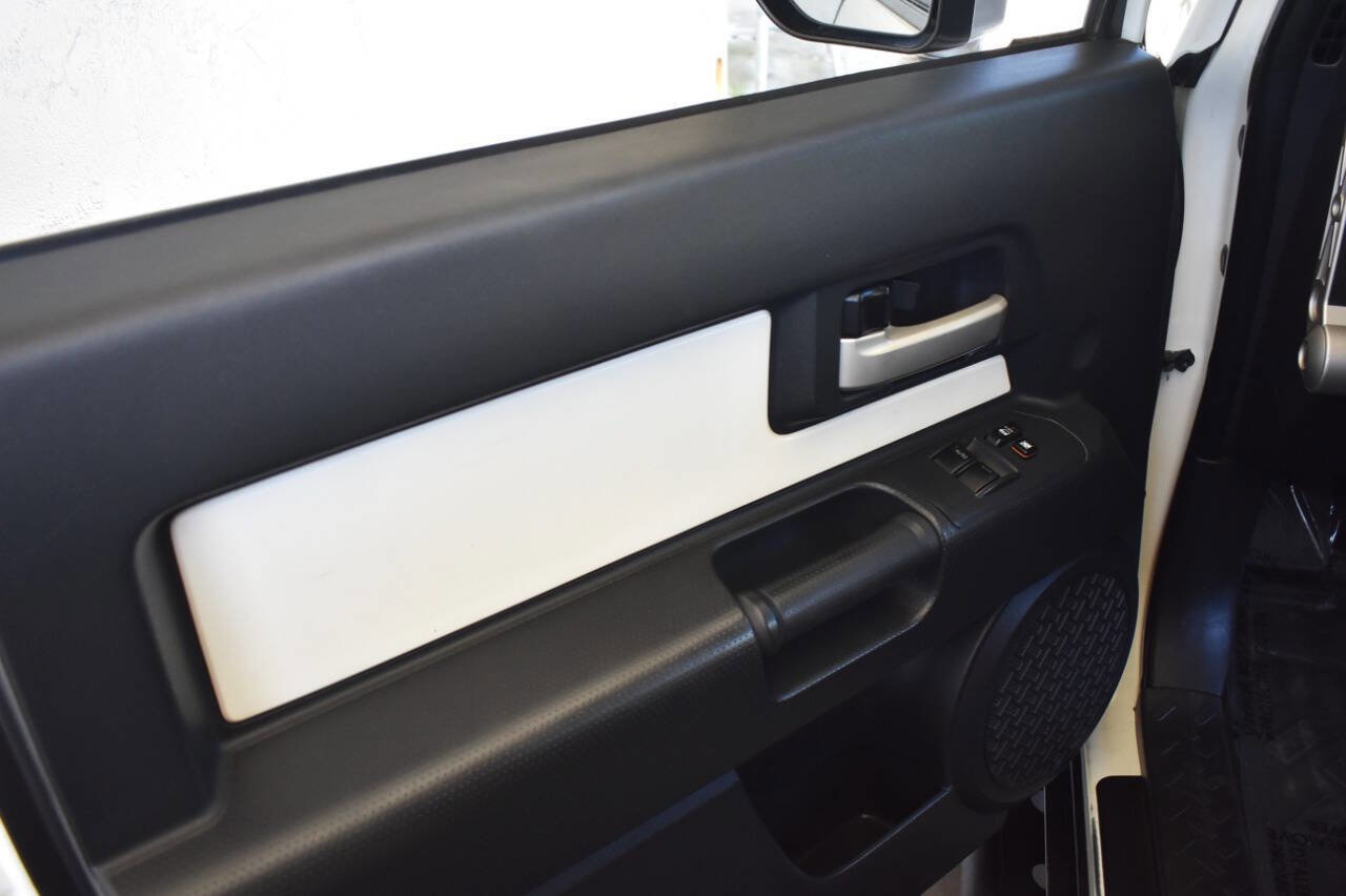 Used 2010 Toyota FJ Cruiser 4WD image 54