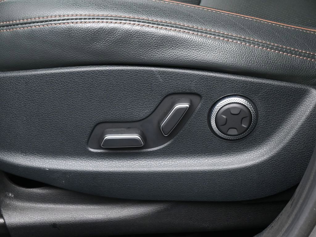 Used 2022 Genesis GV70 2.5T w/ Advanced Package image 12