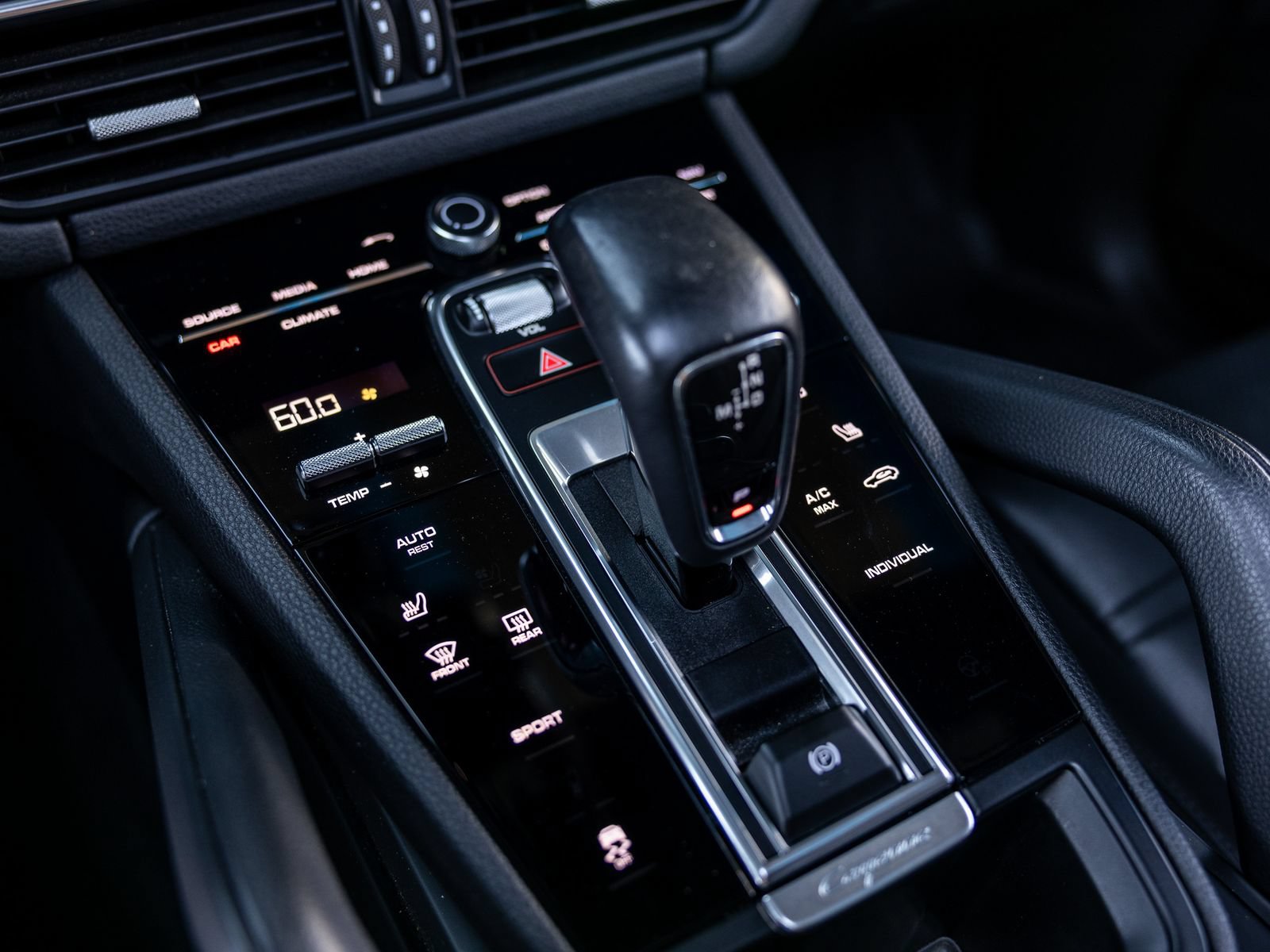 Certified 2023 Porsche Cayenne w/ Premium Package AWD/4WD image 55