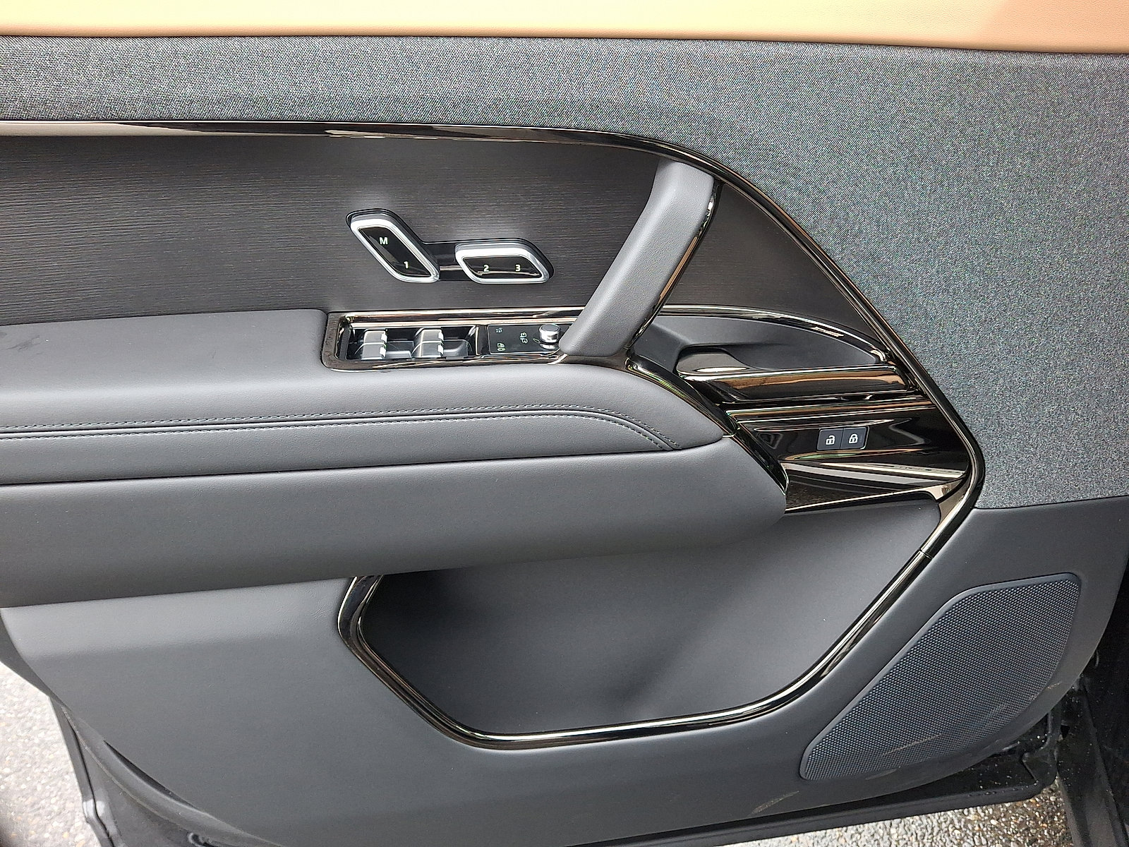 New 2026 Land Rover Range Rover Sport Dynamic SE image 4