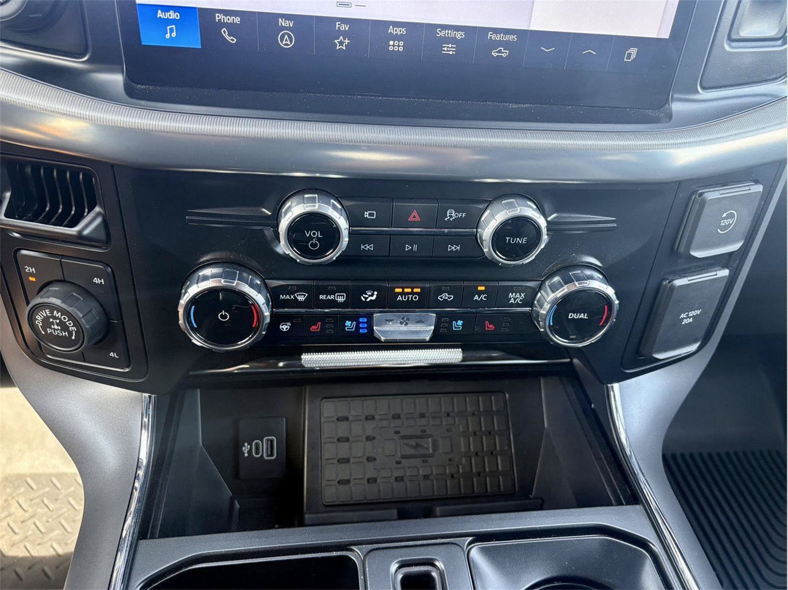 Used 2021 Ford F150 Lariat RWD image 16