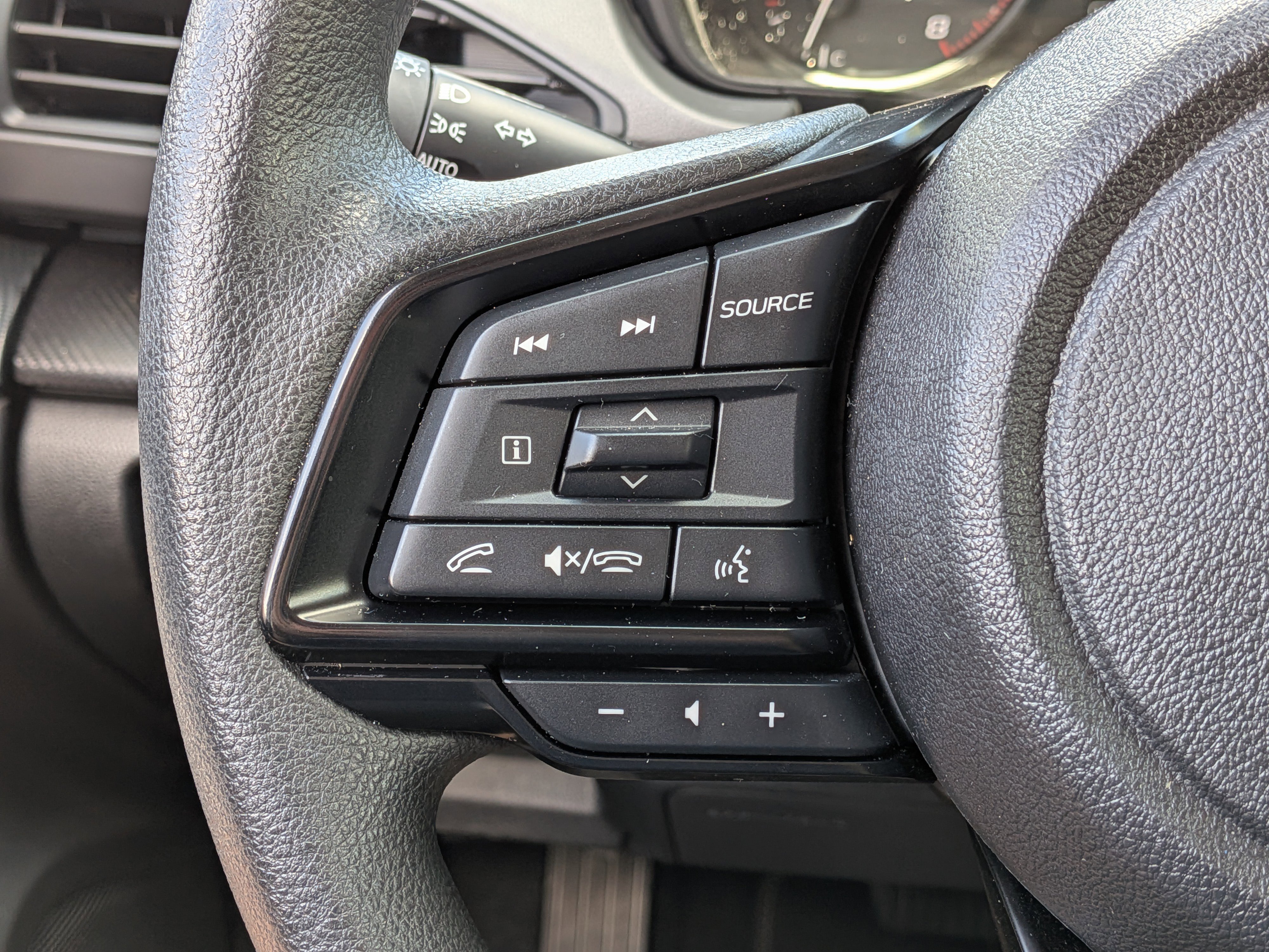 Used 2025 Subaru Crosstrek 2.0i image 23