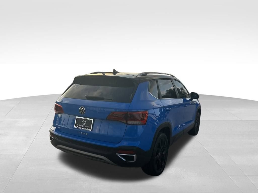 Used 2023 Volkswagen Taos SE w/ Panoramic Sunroof Package image 4