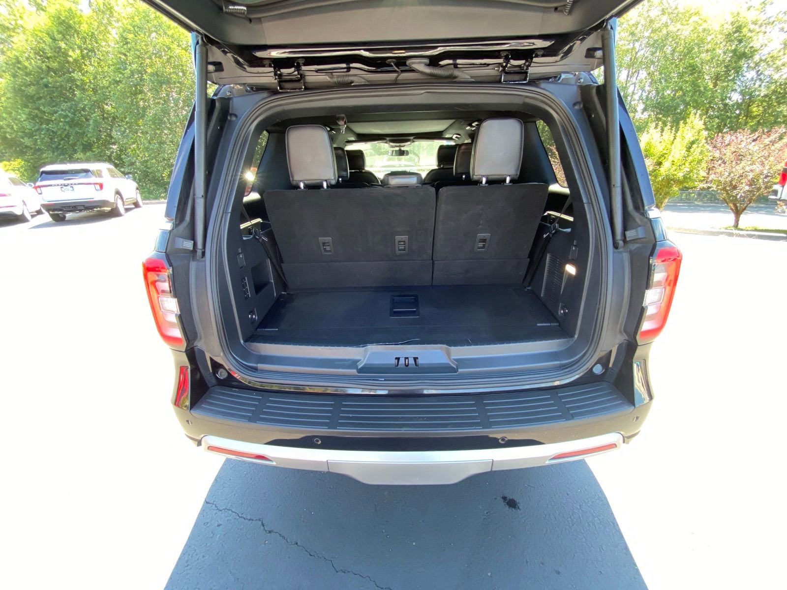 Used 2023 Ford Expedition Platinum image 7