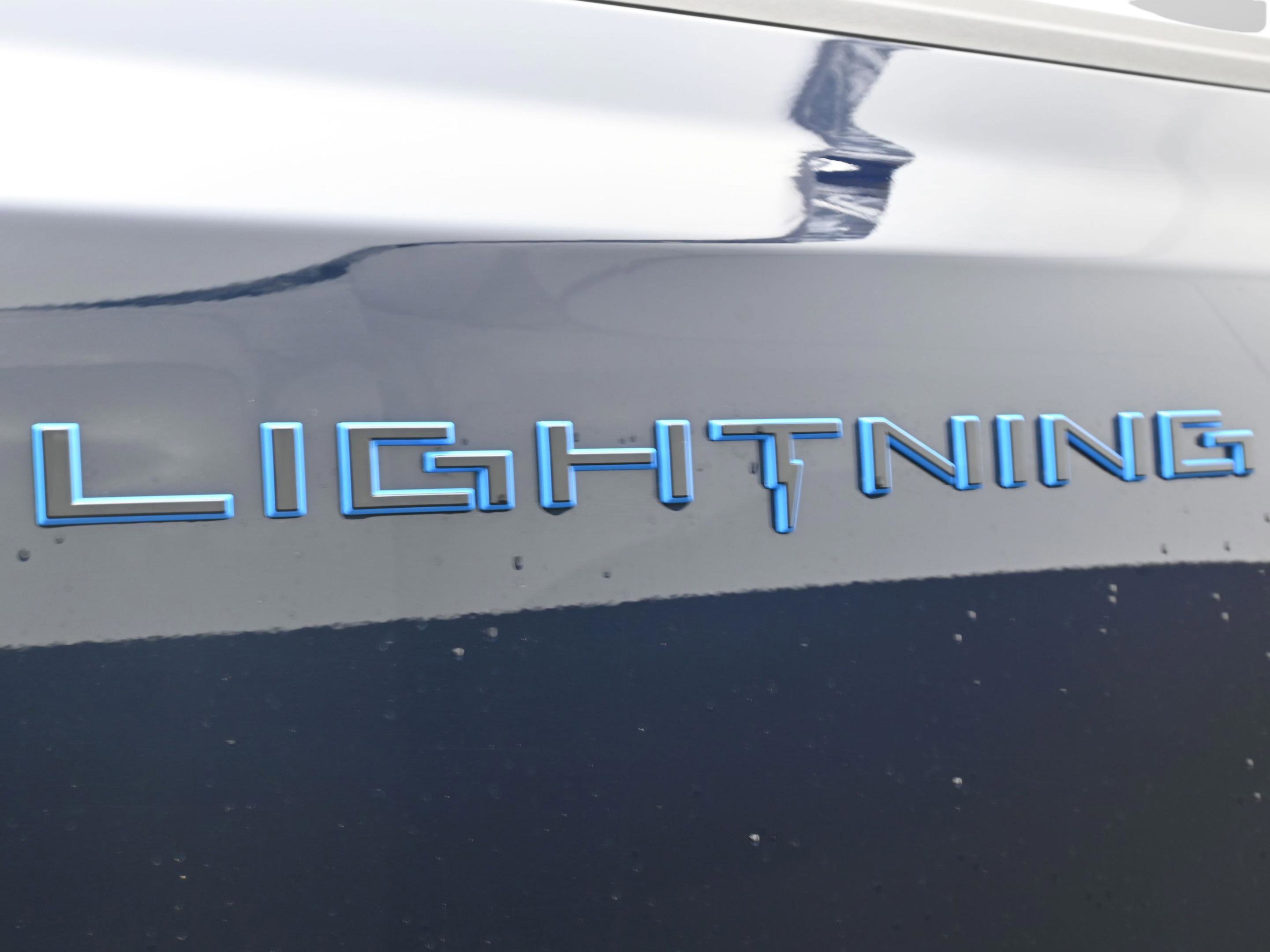 Used 2025 Ford F150 Lightning Platinum image 11