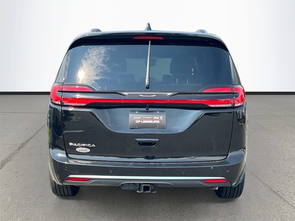 New 2027 Chrysler Pacifica Pinnacle w/ Theater Group FWD image 6