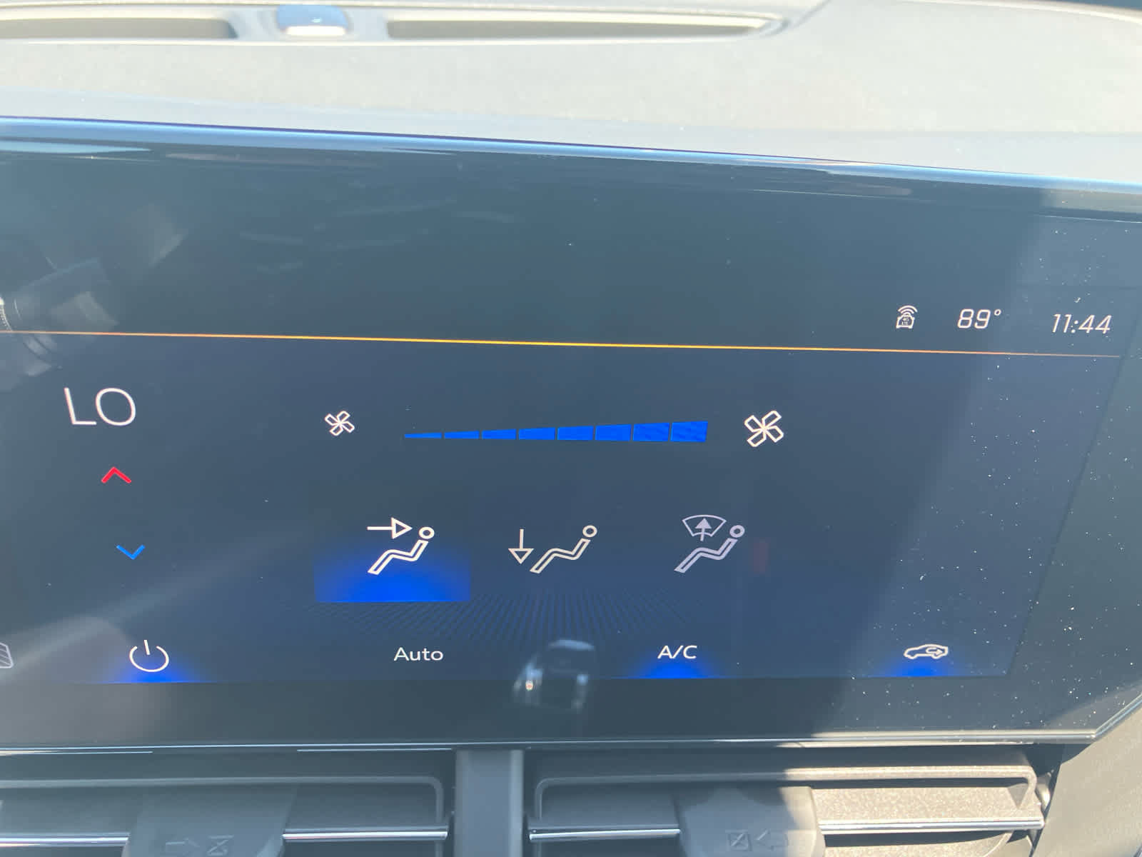 New 2026 Chevrolet Trax LT w/ LT Convenience Package FWD image 21