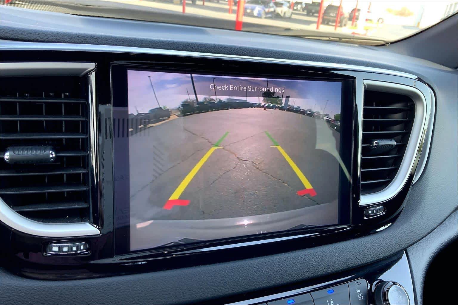 Used 2025 Chrysler Pacifica Select FWD image 27