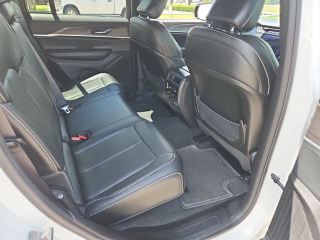 Used 2024 Jeep Grand Cherokee Limited AWD/4WD image 25