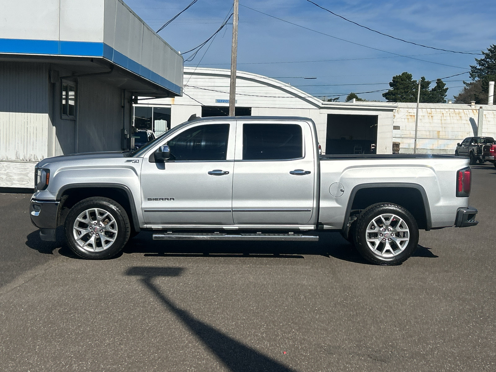 Used 2018 GMC Sierra 1500 SLT w/ SLT Premium Package AWD/4WD image 9