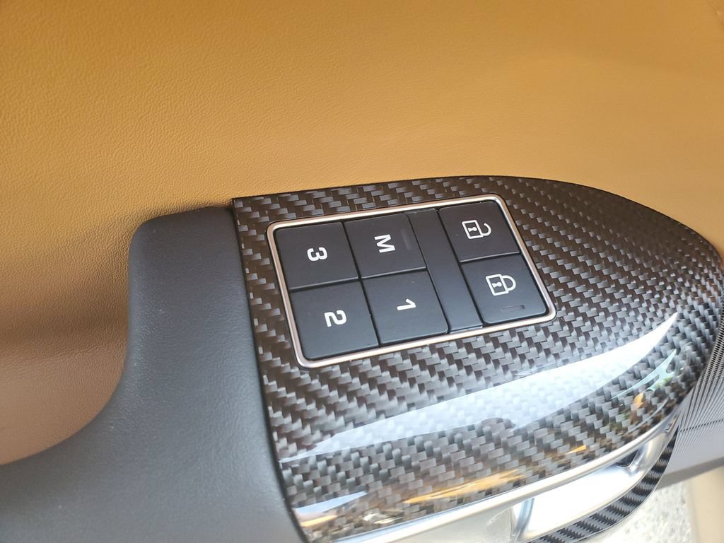 Used 2022 Land Rover Range Rover Sport SVR AWD/4WD image 12