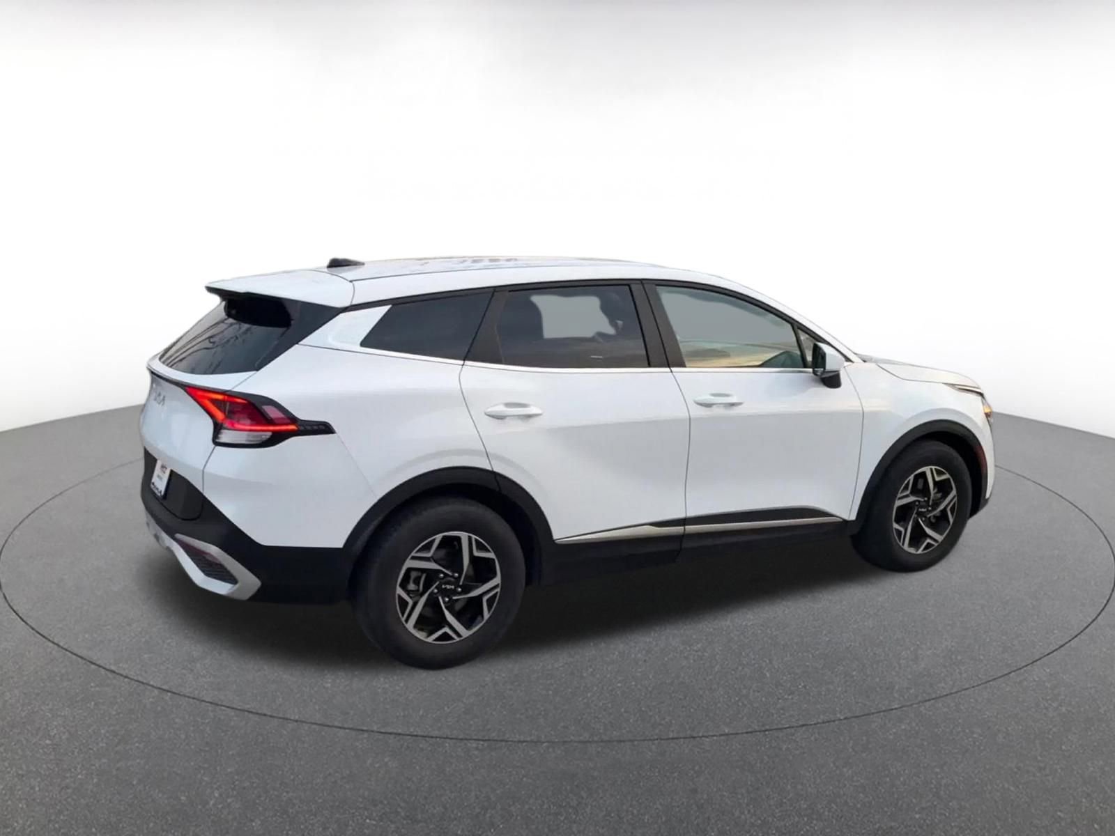 Used 2025 Kia Sportage LX image 14