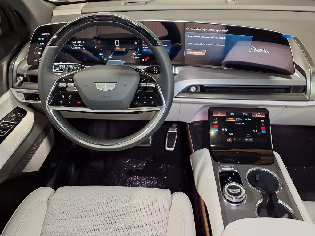 New 2027 Cadillac Vistiq Luxury AWD/4WD image 13
